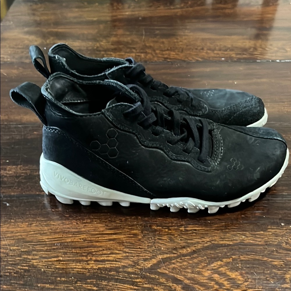 Vivo barefoot Obsidian Novus Mid Black Sneakers Modern Sporty Aesthetic